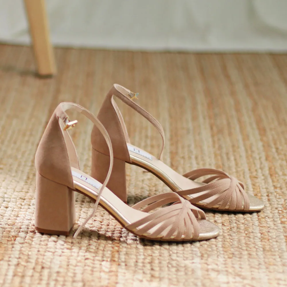 Nude sandals golden detail BELEN | Nude shoes for dress looks