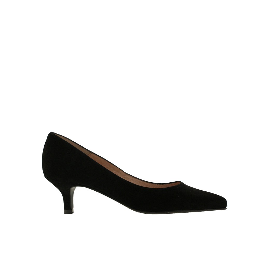 V-cut low heel NOA black patent leather