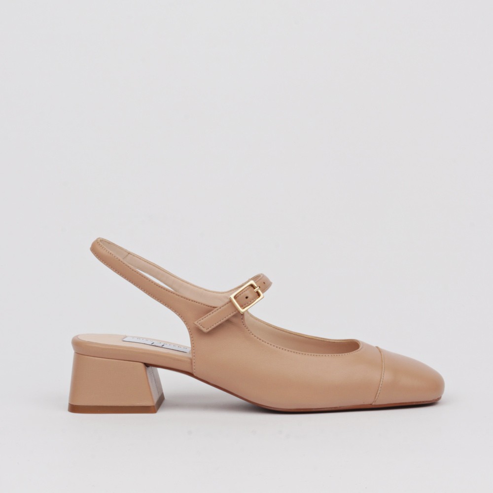 Camel slingback shoes bracelet detail YOLANDA | Luisa Toledo