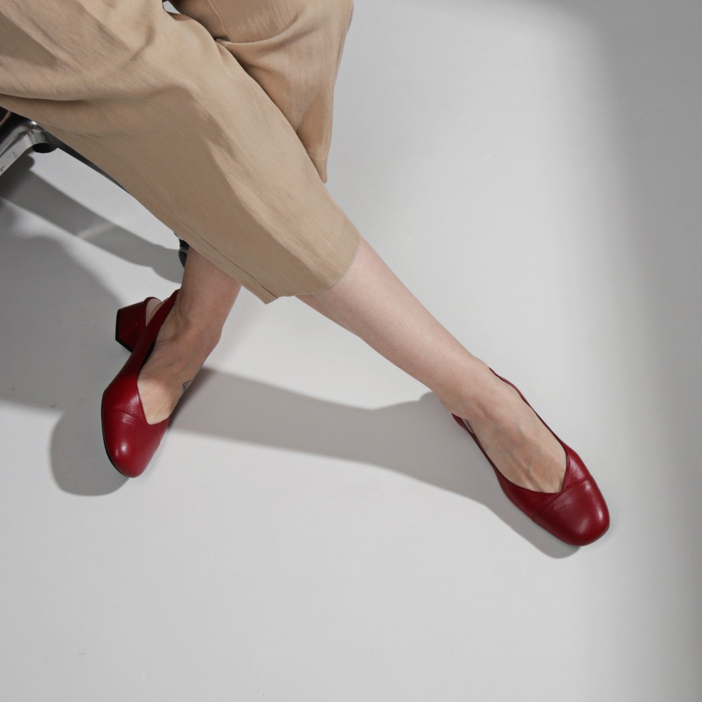 Slingback low heel shoe burgundy color MIRANDA | Luisa Toledo