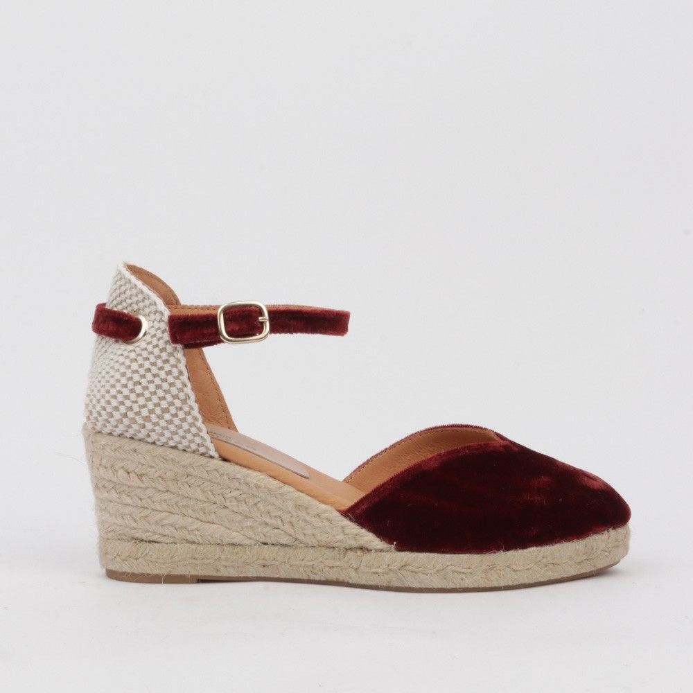 Women's espadrilles in burgundy color - Comfortable wedges