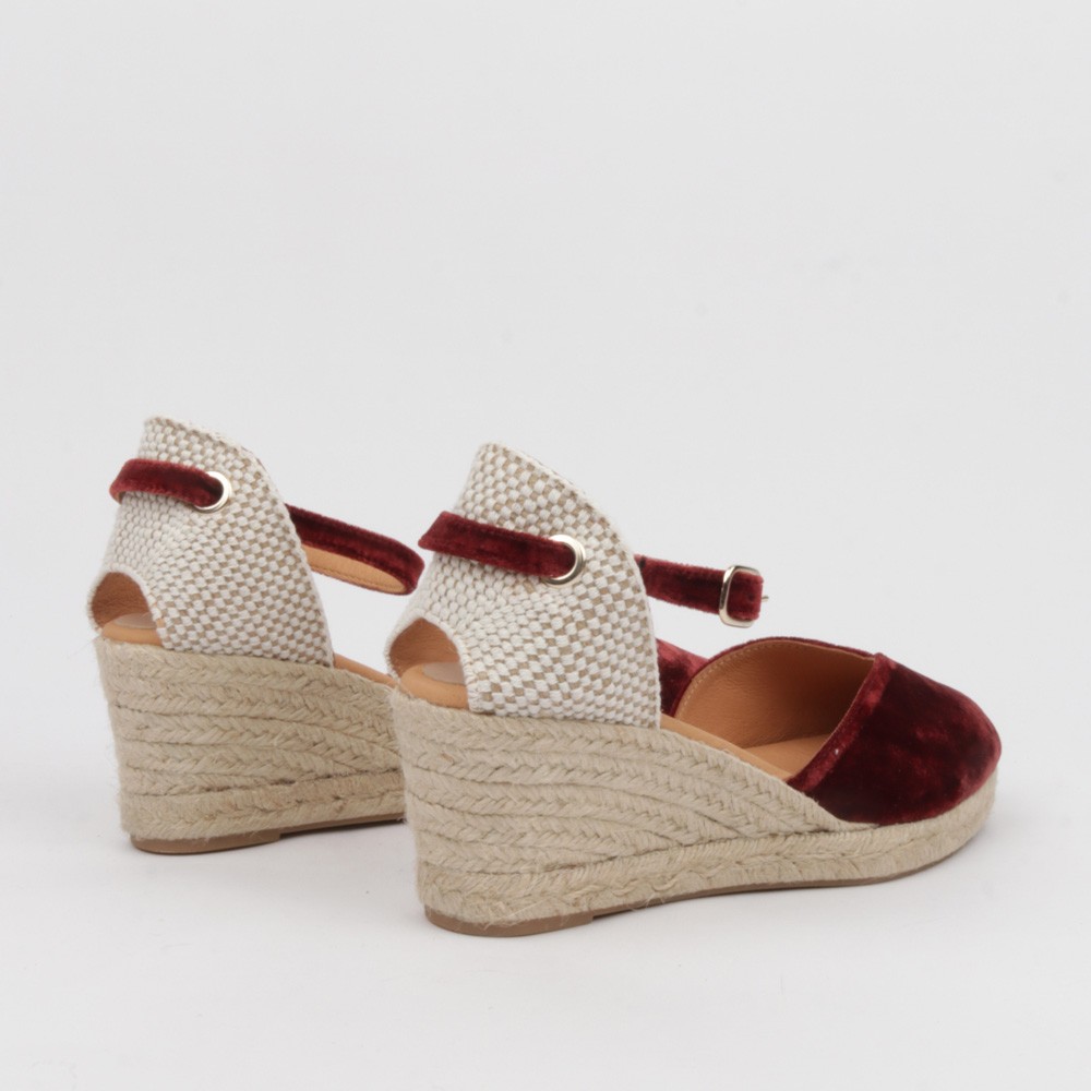 Women's espadrilles in burgundy color - Comfortable wedges