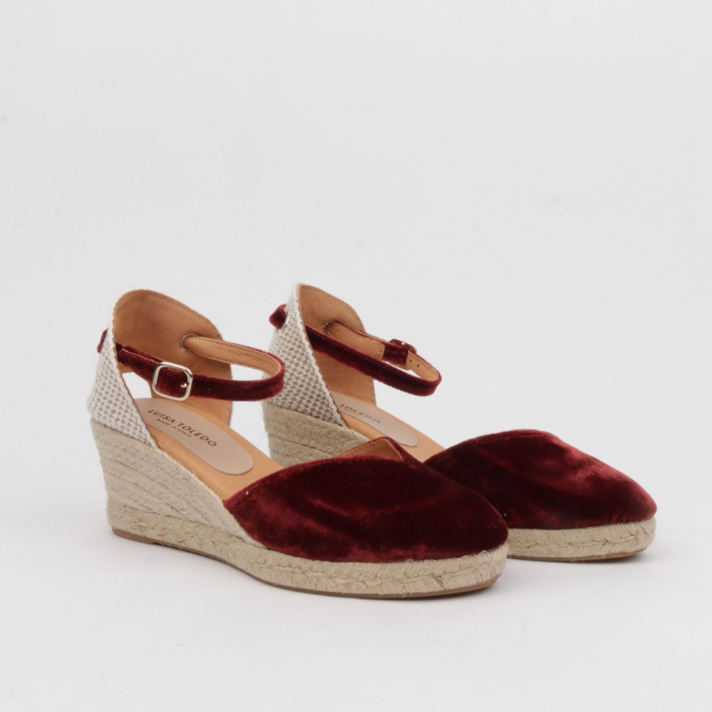 Women's espadrilles in burgundy color - Comfortable wedges