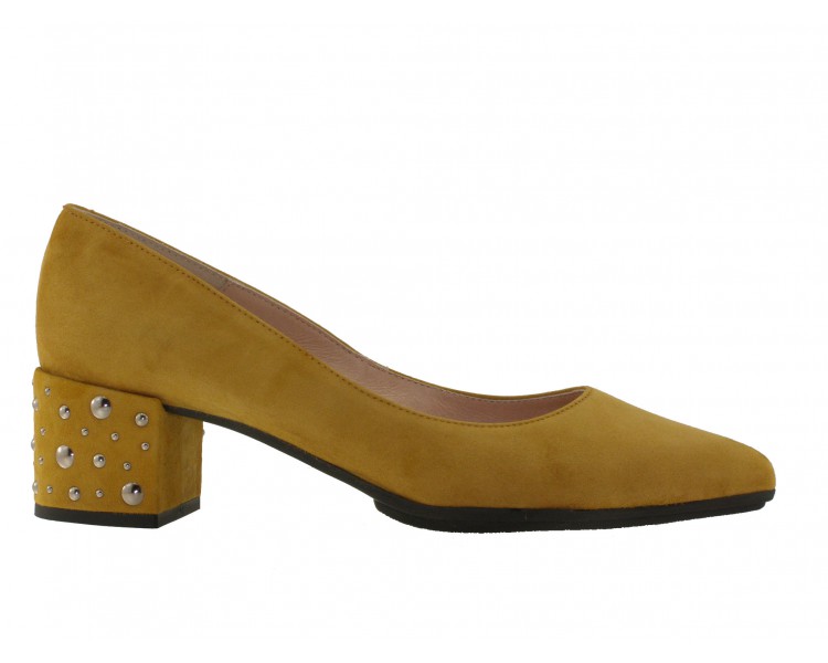 mustard color heel shoes